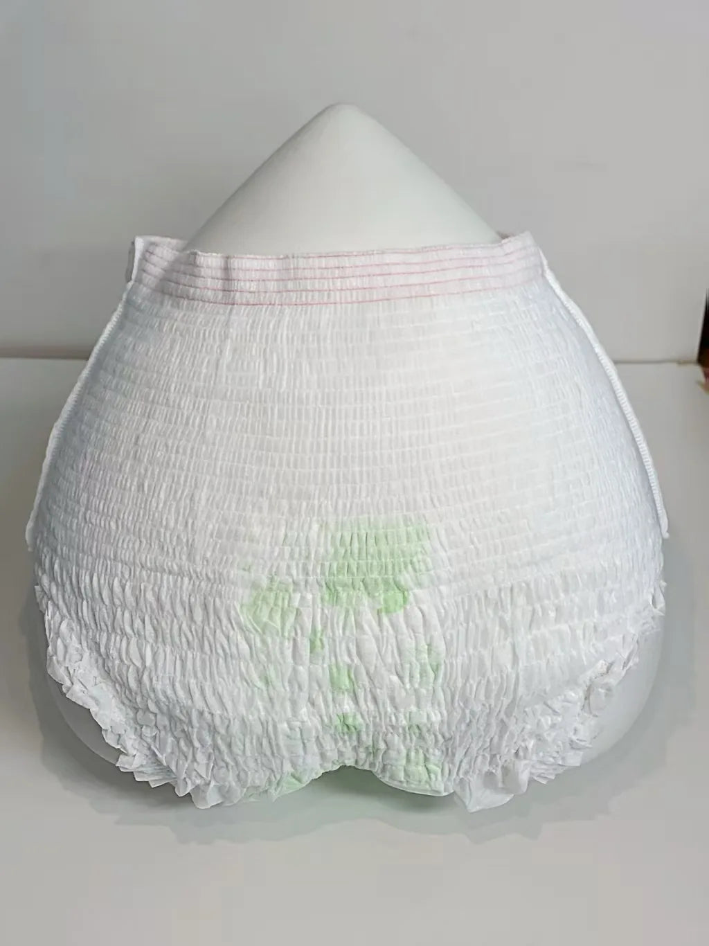 Women Wearing Ladies Panty Diaper Underwear Female Disposable Type Sanitary Napkins Pants Lady with Menstrual Pad Period