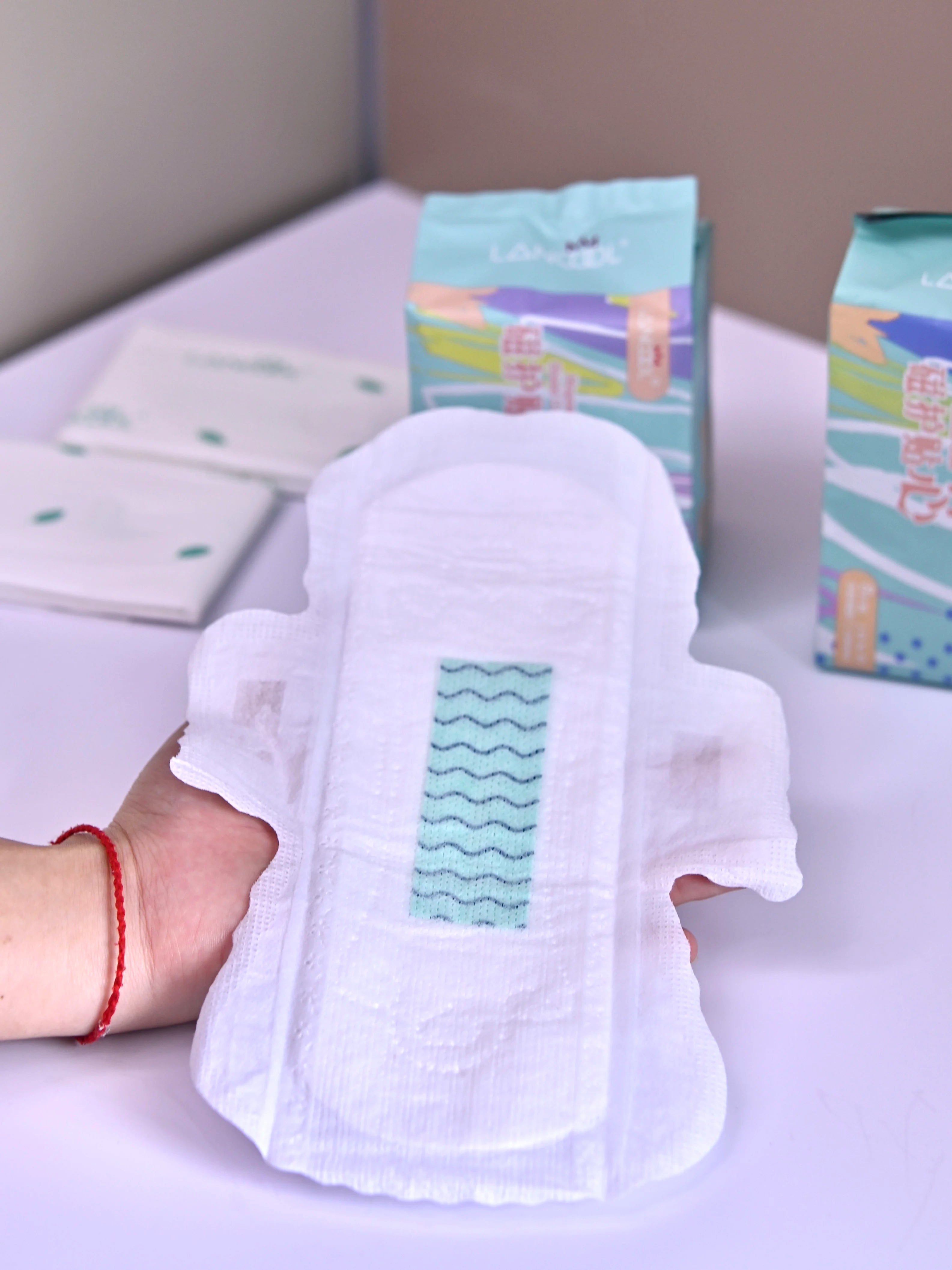 Feminine Hygiene Products Disposable Ladies Sanitary Napkins Wholesale Negative Ion Pads